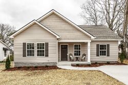 Pre-foreclosure in  N Mabel St Springfield, TN 37172