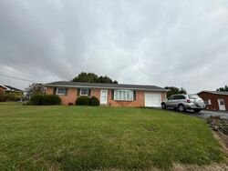 Pre-foreclosure in  Mill Rd Chambersburg, PA 17201