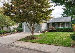 Pre-foreclosure in  Sw Baler Way Sherwood, OR 97140