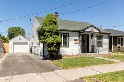 Pre-foreclosure in  Eberlein Ave Klamath Falls, OR 97601