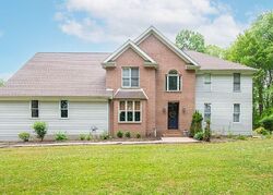 Pre-foreclosure in  Drake Stateline Rd Ne Burghill, OH 44404