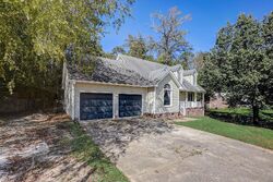 Pre-foreclosure in  Barefoot Rd Fayetteville, NC 28306