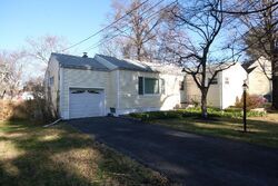 Pre-foreclosure in  Cross Ln Cortlandt Manor, NY 10567