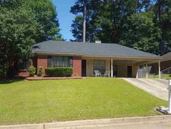 Pre-foreclosure in  GREENMONT DR Jackson, MS 39212
