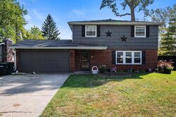 Pre-foreclosure in  E Imperial Ln Muncie, IN 47302