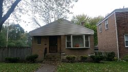Pre-foreclosure in  S ALBANY AVE Chicago, IL 60629