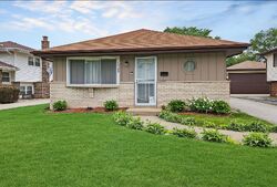 Pre-foreclosure in  LINCOLN AVE Dolton, IL 60419