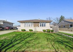 Pre-foreclosure in  W 90th St Oak Lawn, IL 60453