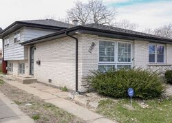 Pre-foreclosure in  Lincoln Ave Dolton, IL 60419