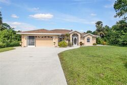 Pre-foreclosure in  Collingswood Blvd Port Charlotte, FL 33948