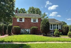 Pre-foreclosure in  Nicholson St Hyattsville, MD 20782