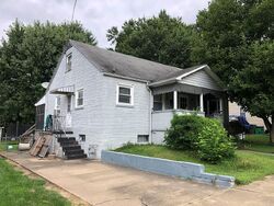 Pre-foreclosure in  16th St Parkersburg, WV 26101