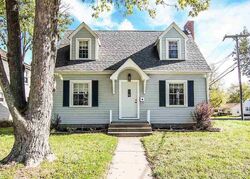 Pre-foreclosure in  N Main St Washington, IL 61571