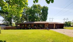 Pre-foreclosure in  Amity Ln Middletown, OH 45044
