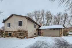 Pre-foreclosure in  Jack Pine Trl Eden Prairie, MN 55347