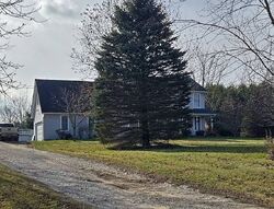 Pre-foreclosure in  Hickory Valley Dr Fenton, MI 48430