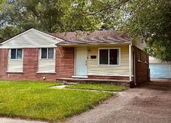 Pre-foreclosure in  Calder Ave Ypsilanti, MI 48198