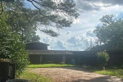  W Lasalle St, Ville Platte LA