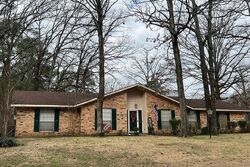 Pre-foreclosure in  Chimney Ln Haughton, LA 71037