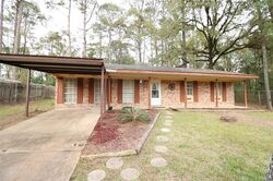 Pre-foreclosure in  Hickory Dr Pineville, LA 71360