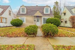 Pre-foreclosure in  W 86TH PL Chicago, IL 60652