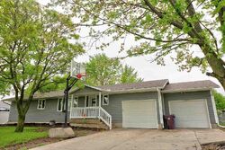  Chestnut St, Moundridge KS