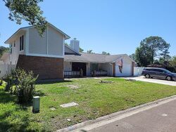Pre-foreclosure in  SAND POINT DR E Jacksonville, FL 32244