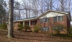  Hillcrest Dr, Commerce GA