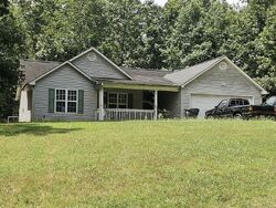  Morgan Manor Dr, Lula GA