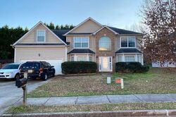 Pre-foreclosure in  Lakeridge Ct Covington, GA 30016