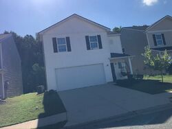 Pre-foreclosure in  Hawthorn Trl Macon, GA 31210