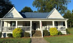 Pre-foreclosure in  Highway 52 Gillsville, GA 30543