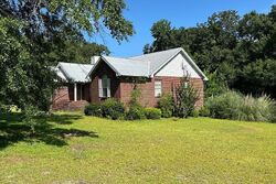Pre-foreclosure in  Woodlawn Dr Eufaula, AL 36027