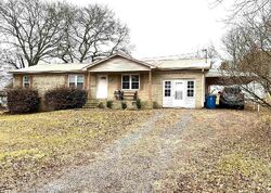 Pre-foreclosure in  Dooley Ave Albertville, AL 35951
