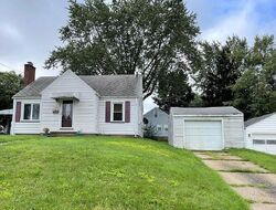 Pre-foreclosure in  38th St Nw Canton, OH 44709