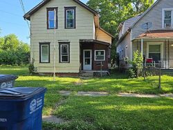 Pre-foreclosure in  Ambia St Toledo, OH 43610