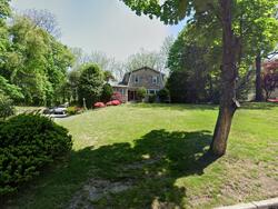 Pre-foreclosure in  Meadowood Ln Northport, NY 11768