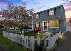 Pre-foreclosure in  Sidney Ave Spotswood, NJ 08884