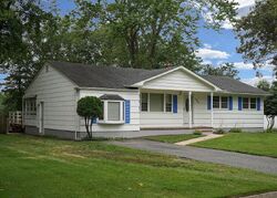 Pre-foreclosure in  River Ter Toms River, NJ 08755