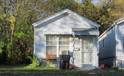 Pre-foreclosure in  GRAND AVE Louisville, KY 40211