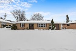Pre-foreclosure in  RIDGE AVE Rockford, IL 61103
