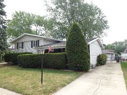 Pre-foreclosure in  192nd St Lansing, IL 60438
