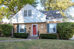 Pre-foreclosure in  21st St Rockford, IL 61108
