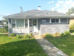 Pre-foreclosure in  Wood St Markham, IL 60428