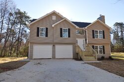 Pre-foreclosure in  Deerberry Ln Gillsville, GA 30543