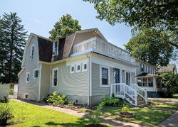Pre-foreclosure in  Shoreham Rd East Haven, CT 06512