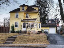 Pre-foreclosure in  Broadview Ter Hartford, CT 06106