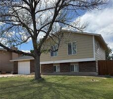 Pre-foreclosure in  PAINTED ROCK DR Colorado Springs, CO 80911