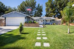 Pre-foreclosure in  FLORABUNDA RD Canyon Country, CA 91387