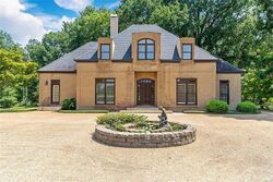 Pre-foreclosure in  Millie Creek Cir Pike Road, AL 36064